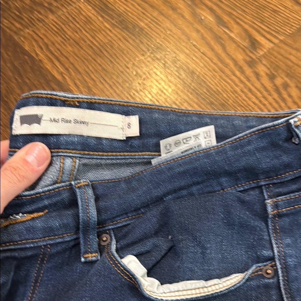 **Signature by Levi Strauss Indigo Skinny Jeans** - Picture 2 of 6